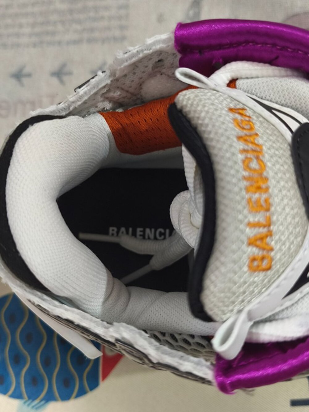 Balenciaga Color-Blocked Chunky Sneakers - Picture 5 of 8